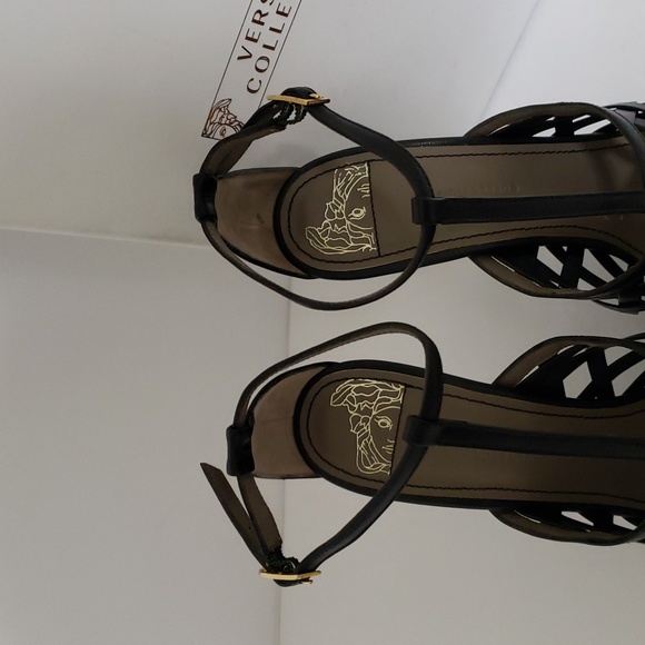 Versace Collection T-Strap Sandals *RARE* - Picture 8 of 13